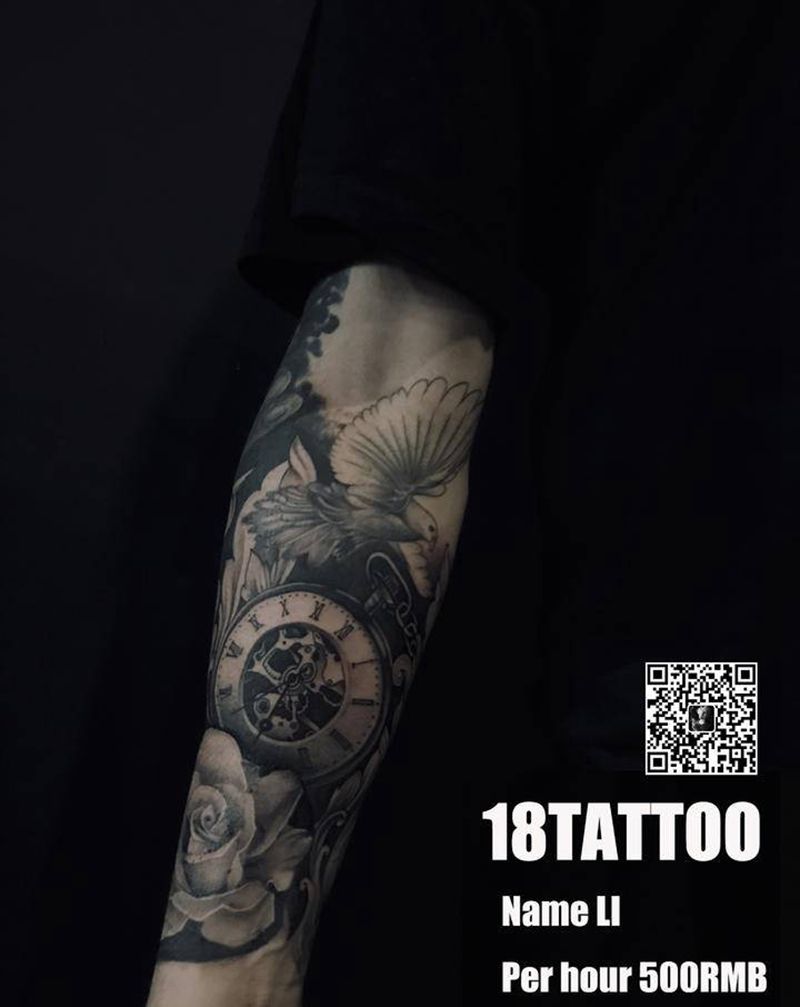 玫瑰钟表白鸽纹身图片_欧美写实纹身图案