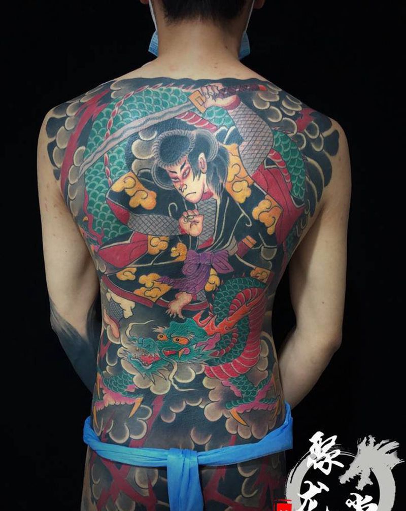 老传统满背纹身图片_背部老传统纹身图案