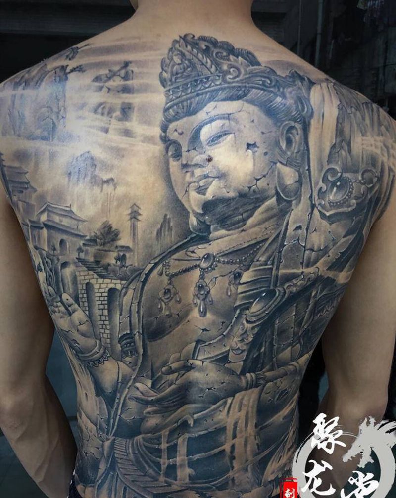 石雕大佛纹身图片_背部纹身图案