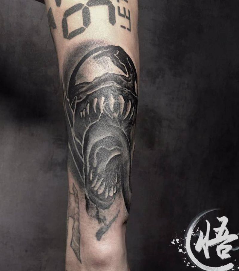 毒液纹身图片_手臂欧美写实纹身图案