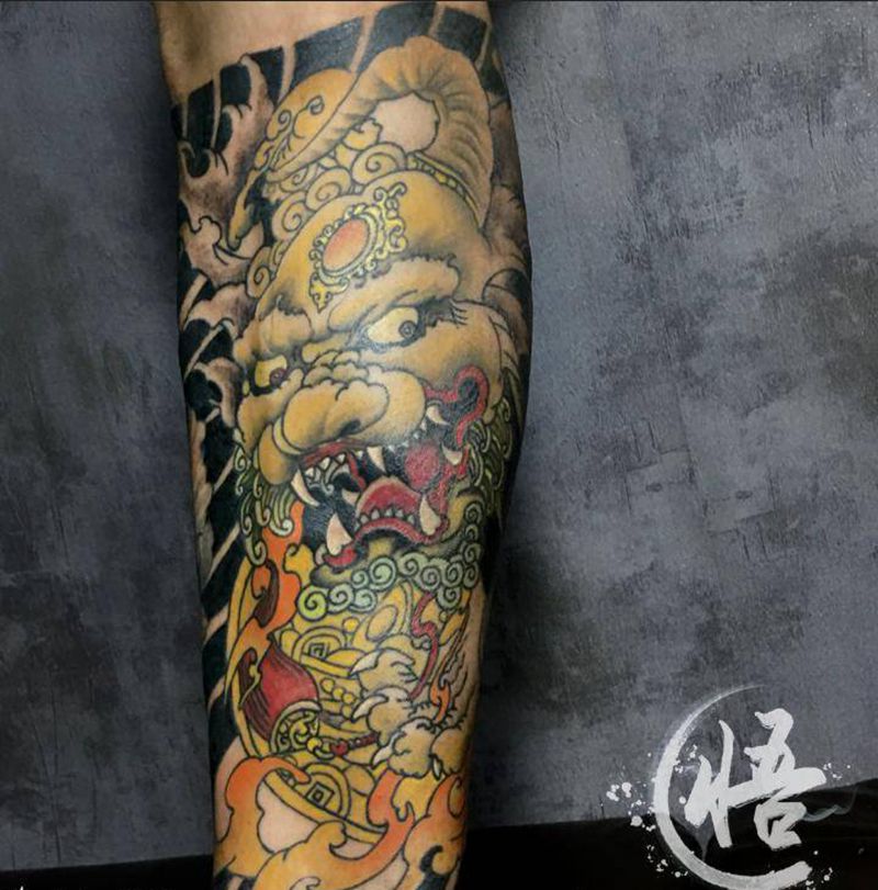 貔貅纹身图片_腿部新传统纹身图案