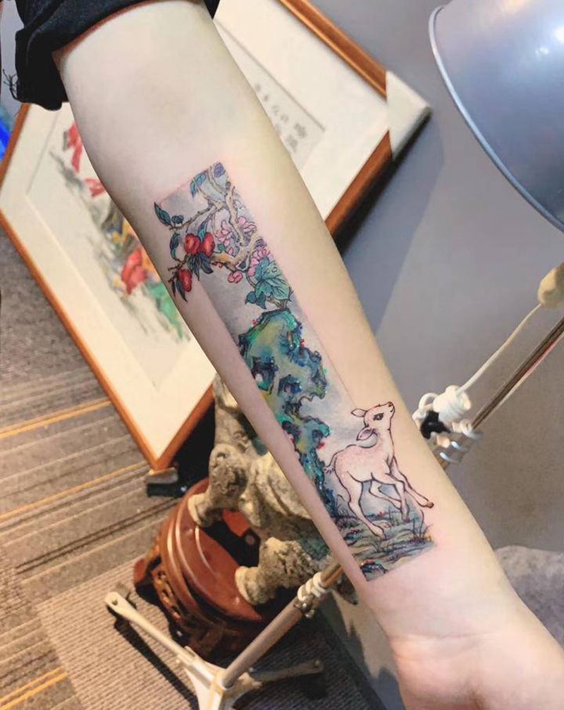 【国画纹身·一鹿喜柿】纹身图片_手臂新传统水墨国画纹身图案