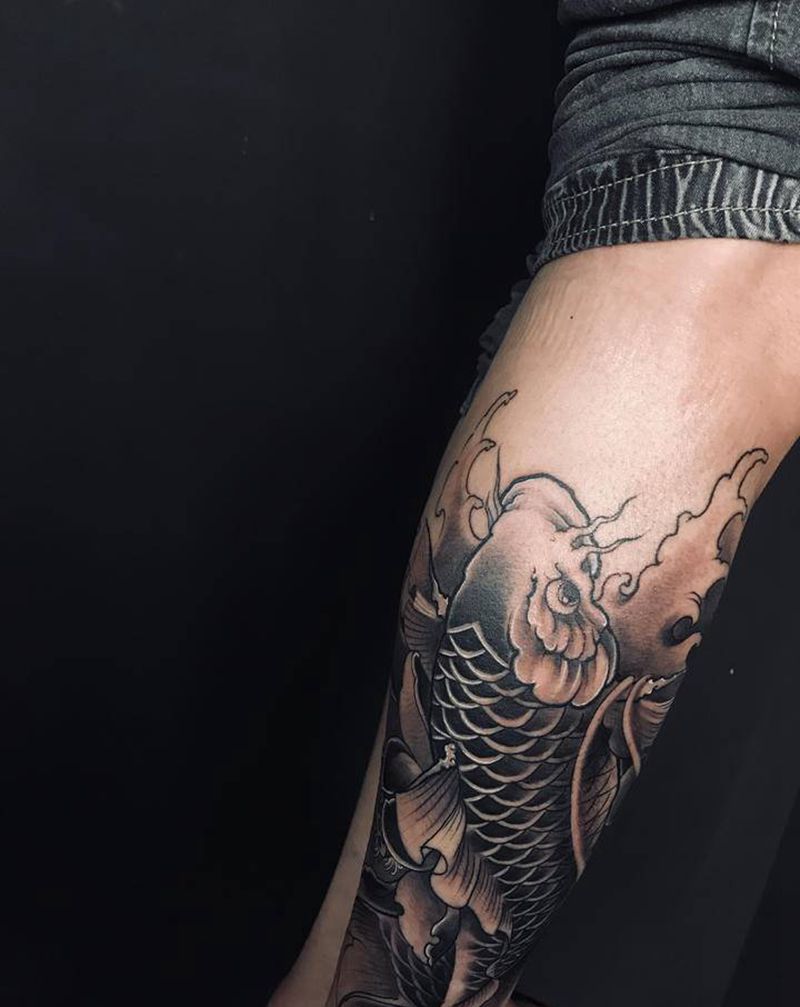 鲤鱼纹身图片_脚部新传统老传统纹身图案