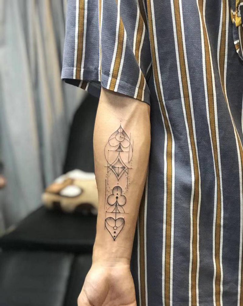 小图纹身图片_手臂点刺纹身图案