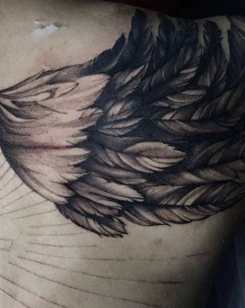 翅膀纹身图片_背部纹身图案