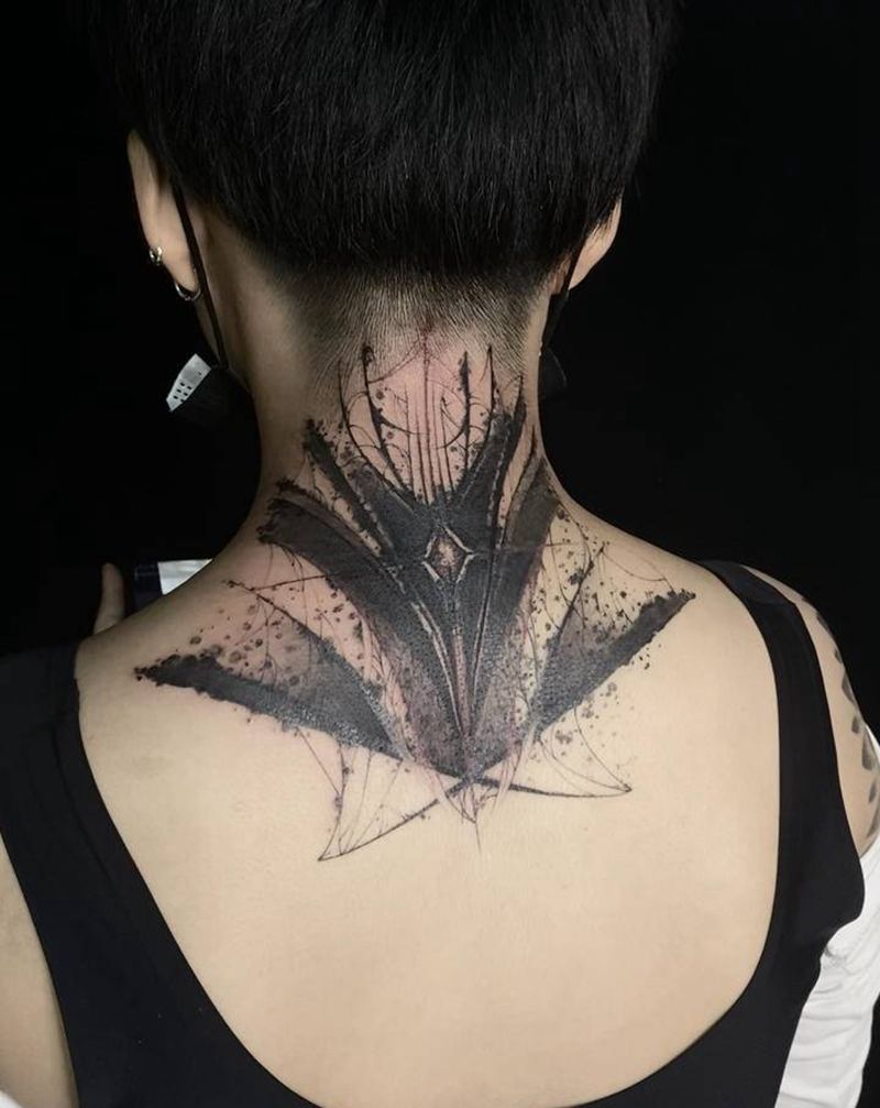 暗黑纹身图片_颈部纹身图案