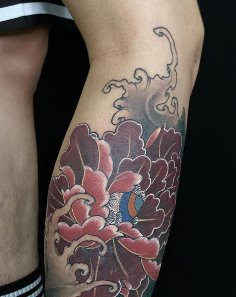 牡丹纹身图片_腿部老传统新传统纹身图案
