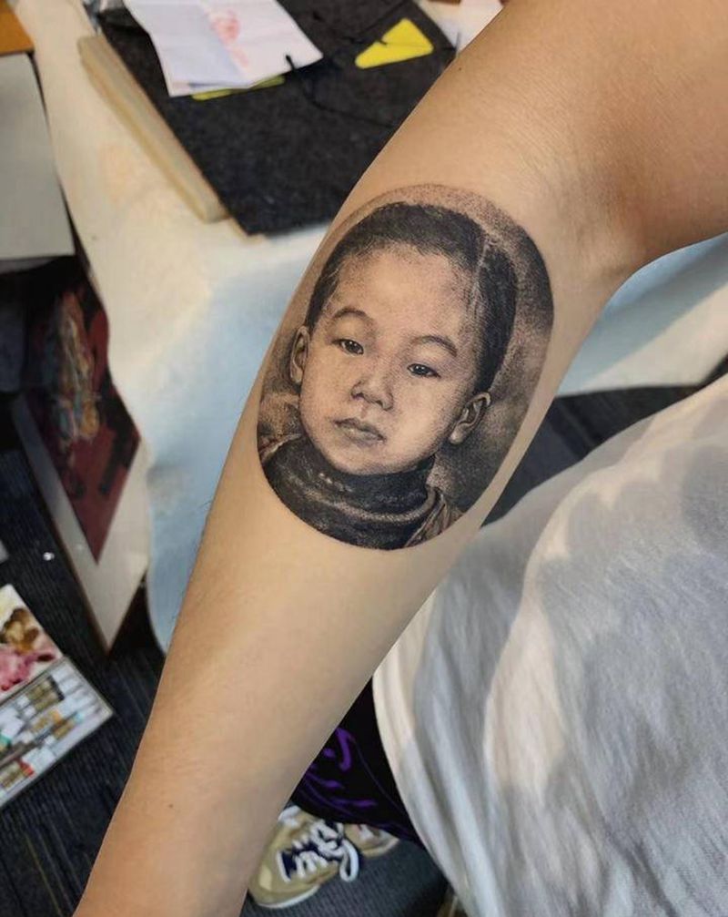 【肖像写实·童年】纹身图片_手臂欧美写实肖像写实纹身图案
