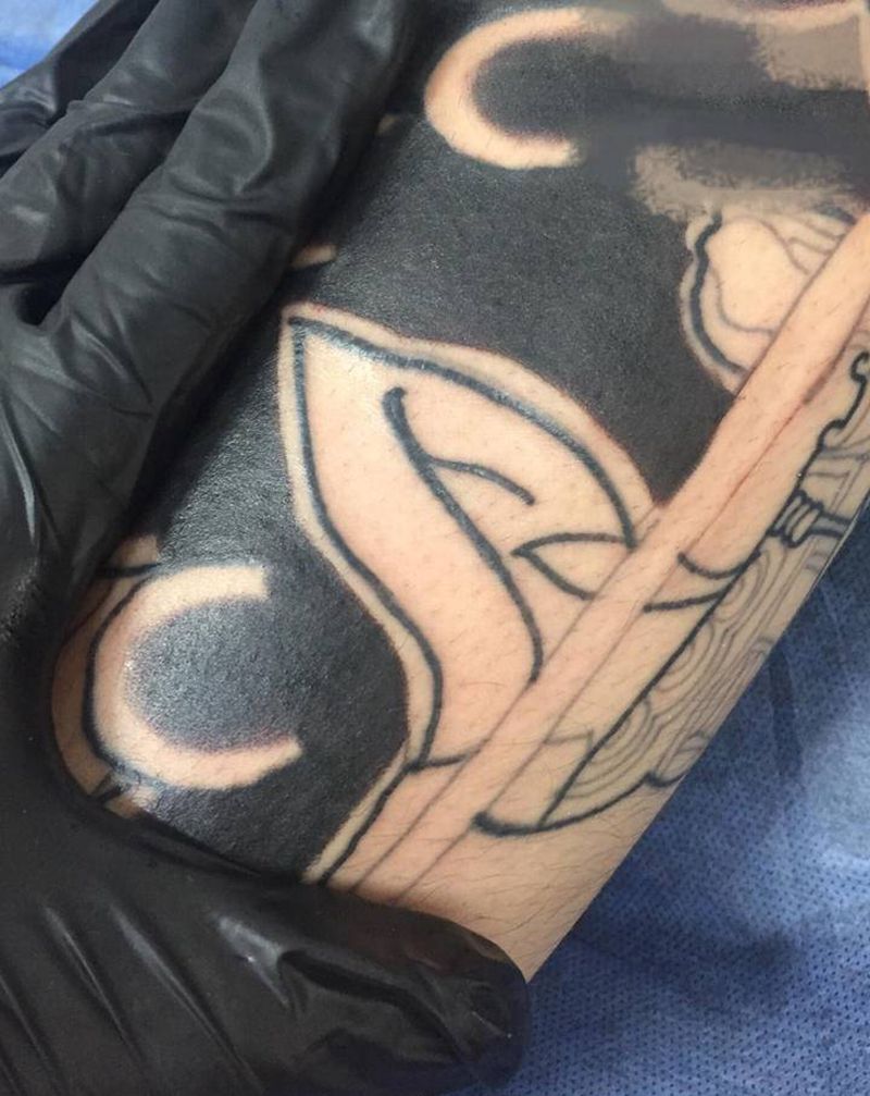 雾面纹身图片_脚部老传统纹身图案