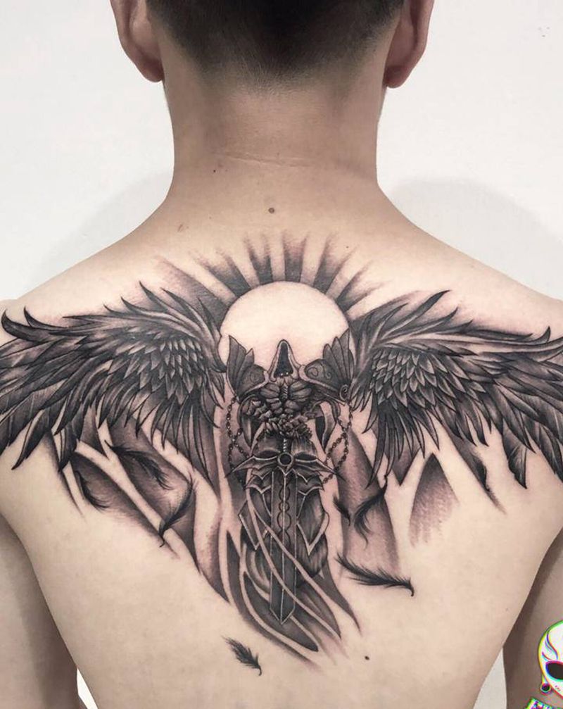 兵哥哥纹身图片_背部纹身图案