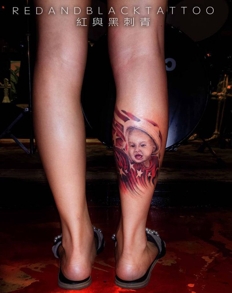 妈妈的爱纹身图片_脚部腿部欧美写实纹身图案
