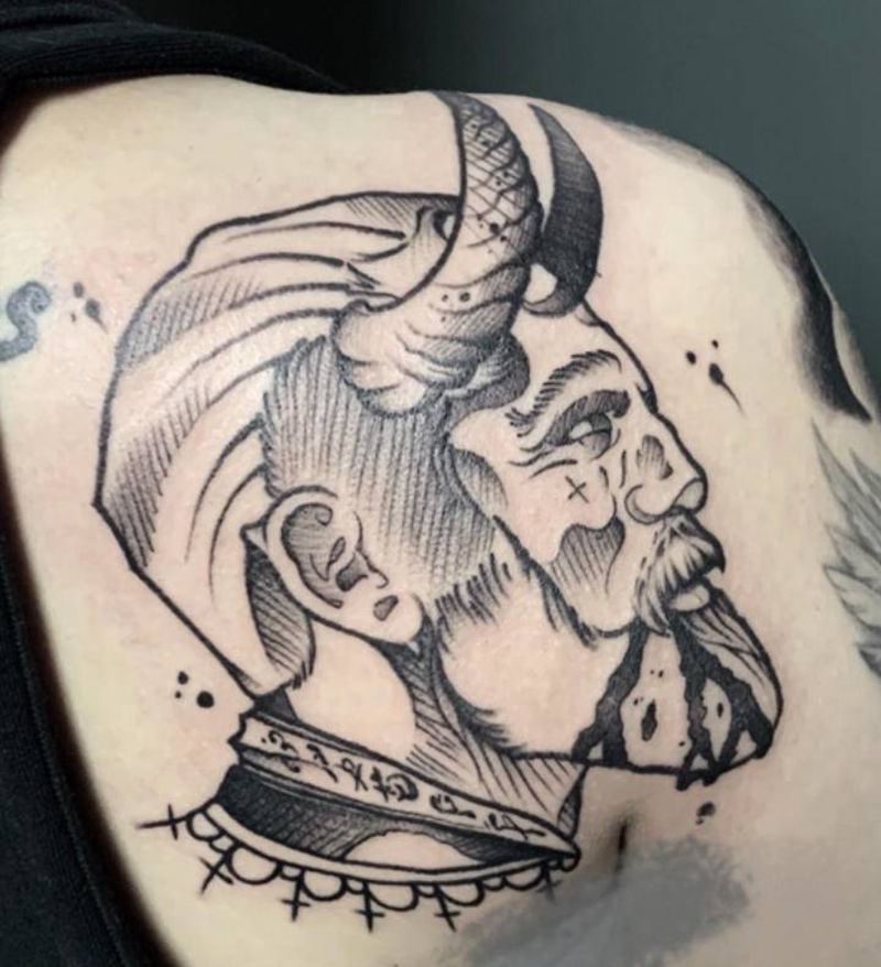 素描风纹身图片_背部纹身图案