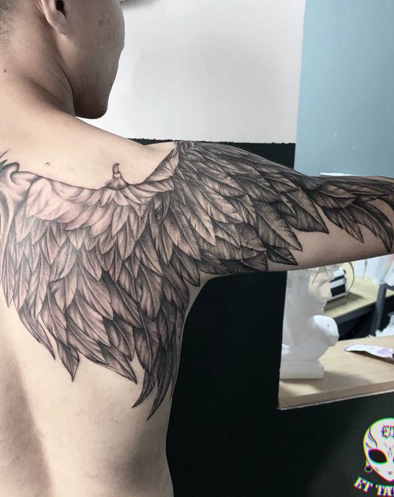半背翅膀纹身图片_背部纹身图案