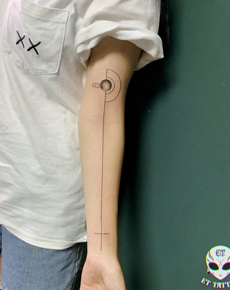 直线纹身图片_手臂纹身图案