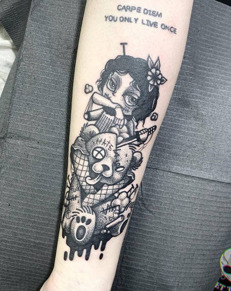 点刺木偶与熊纹身图片_手臂点刺纹身图案