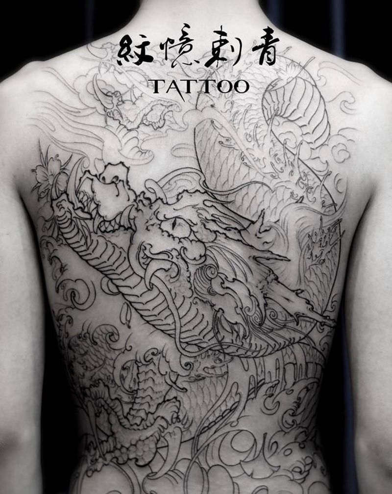 新传统满背龙待续纹身图片_背部新传统纹身图案