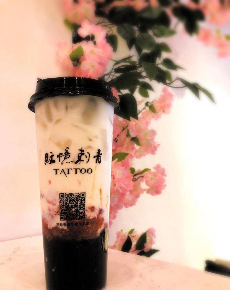 纹身茶饮一体店纹身图片_腰部纹身图案