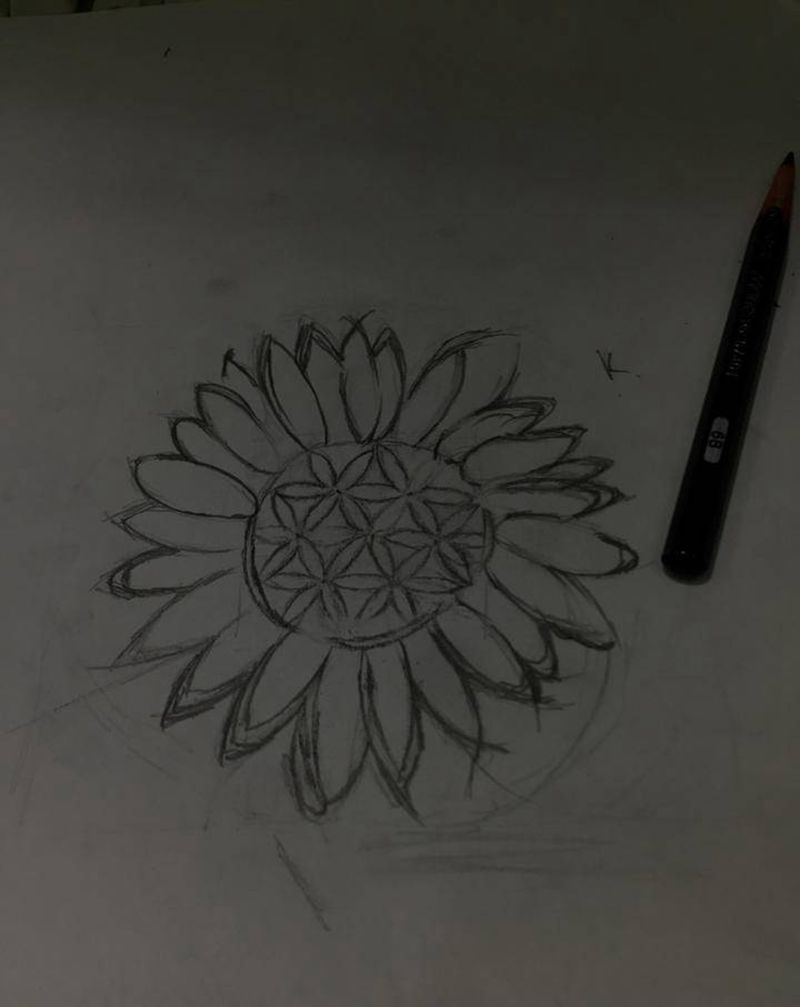 向日葵纹身图片_手臂肩部水墨纹身图案