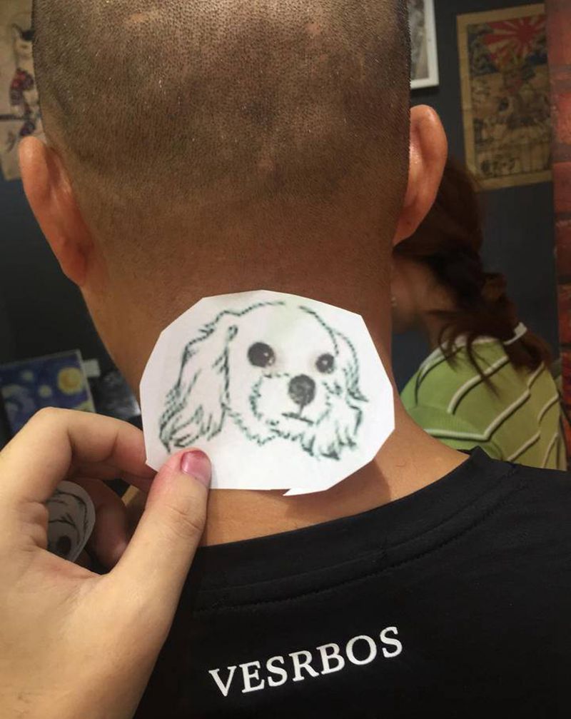 狗纹身图片_手臂手部几何纹身图案