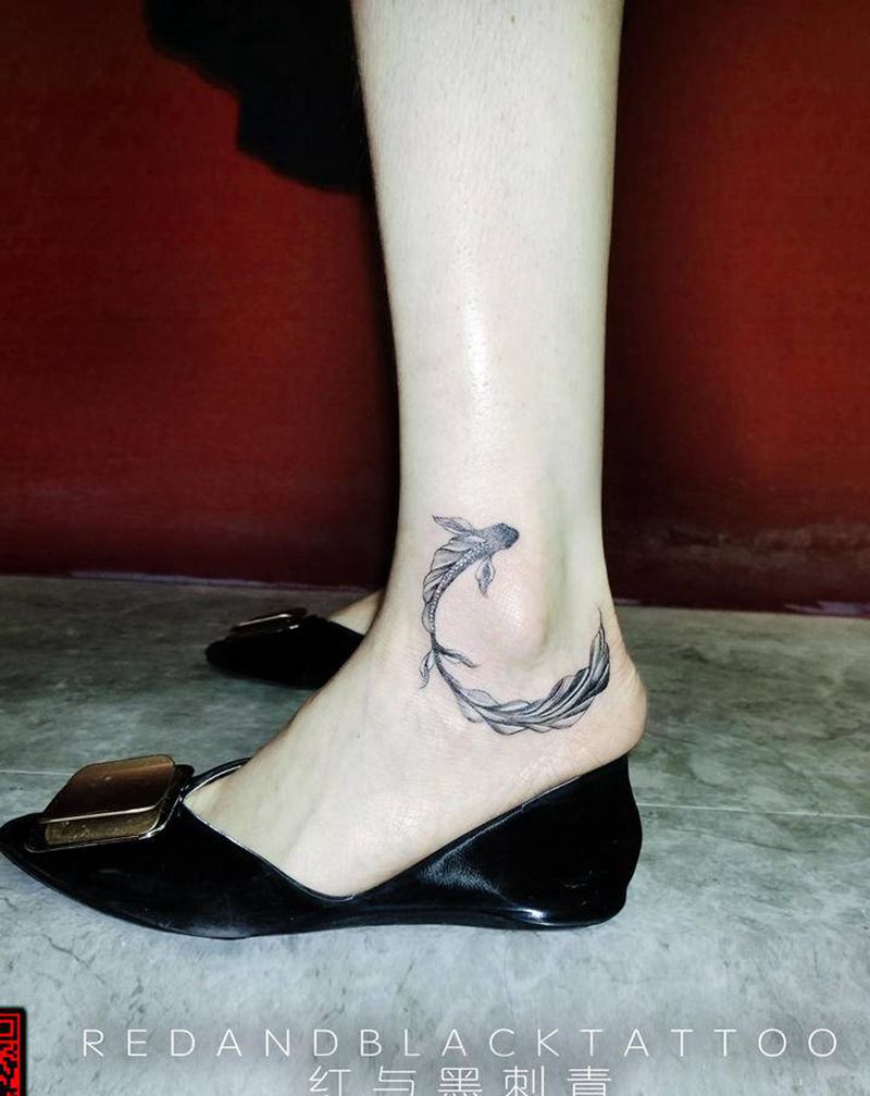 鱼纹身图片_腿部新传统纹身图案
