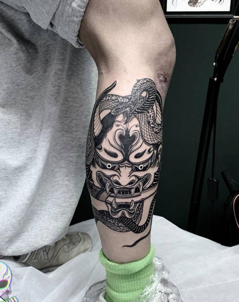 暗黑般若与蛇纹身图片_腿部纹身图案