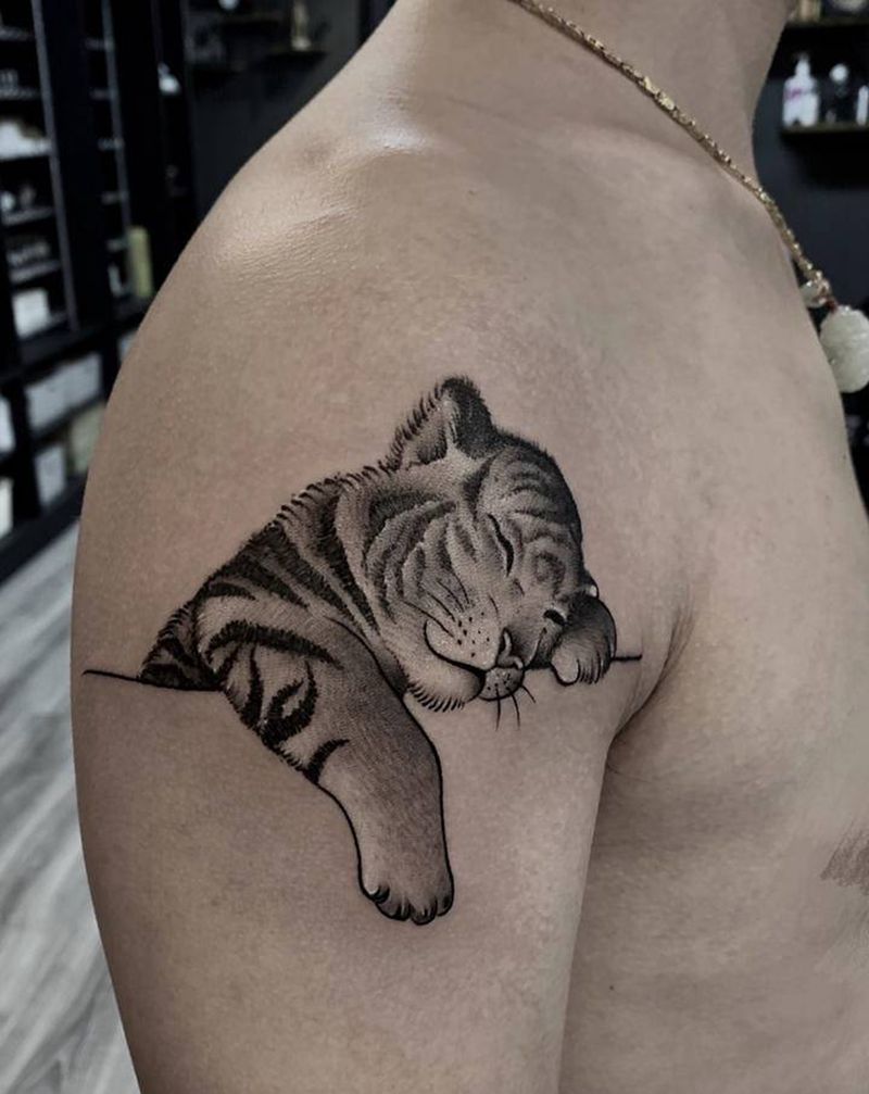 腦斧纹身图片_手臂纹身图案