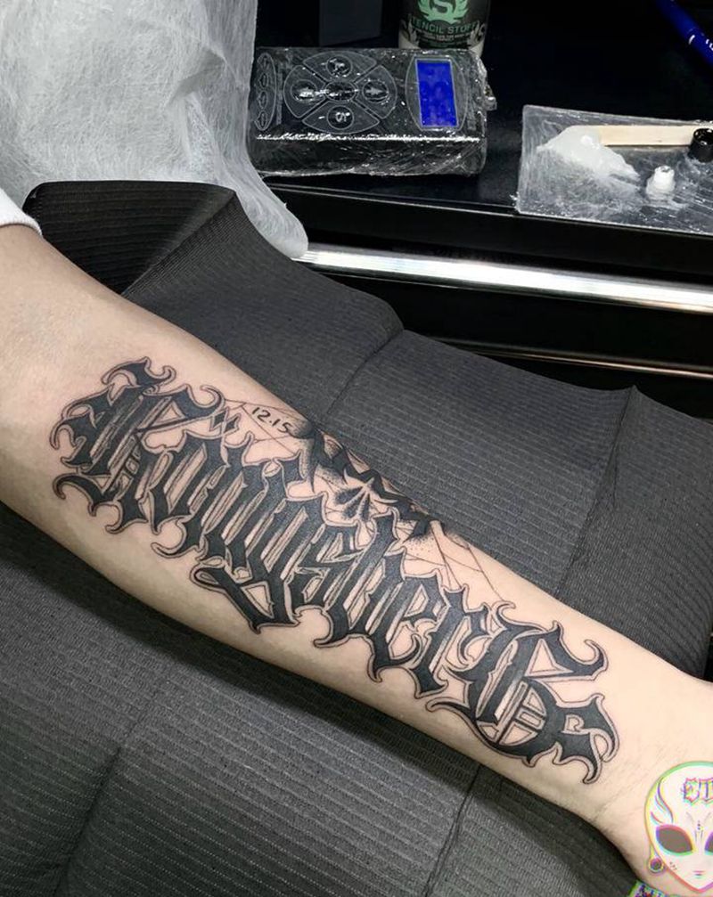 硬花体纹身图片_手臂手部花体字纹身图案