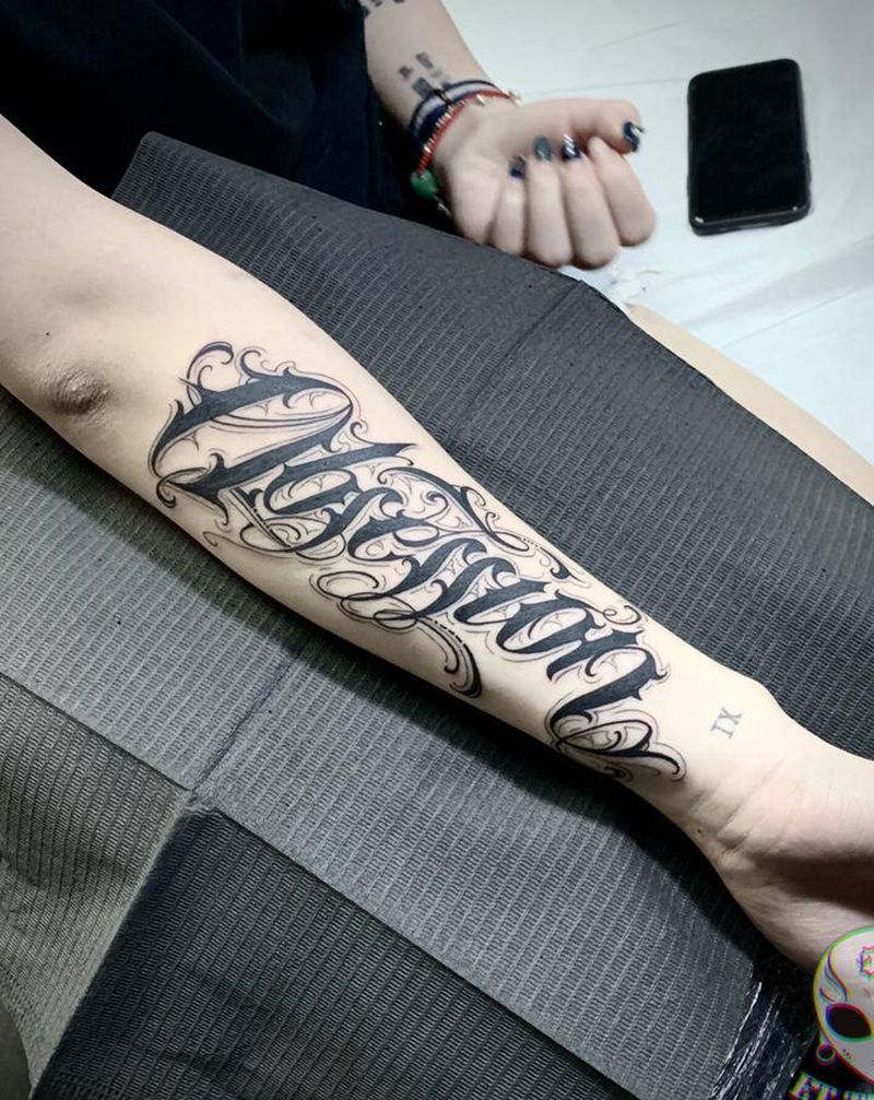 独家设计花体一则纹身图片_手部手臂纹身图案