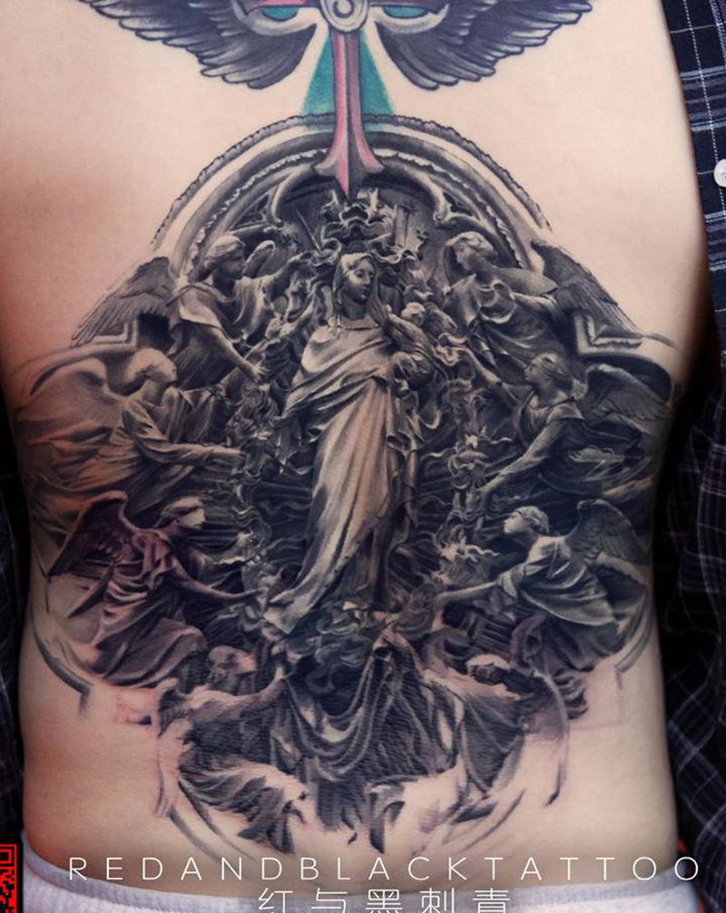 未完成纹身图片_背部欧美写实纹身图案