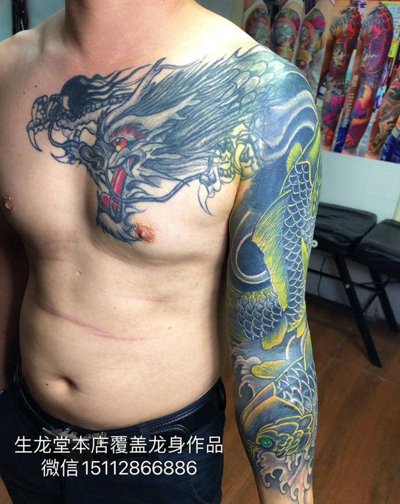 覆盖过肩龙纹身图片_覆盖纹身图案