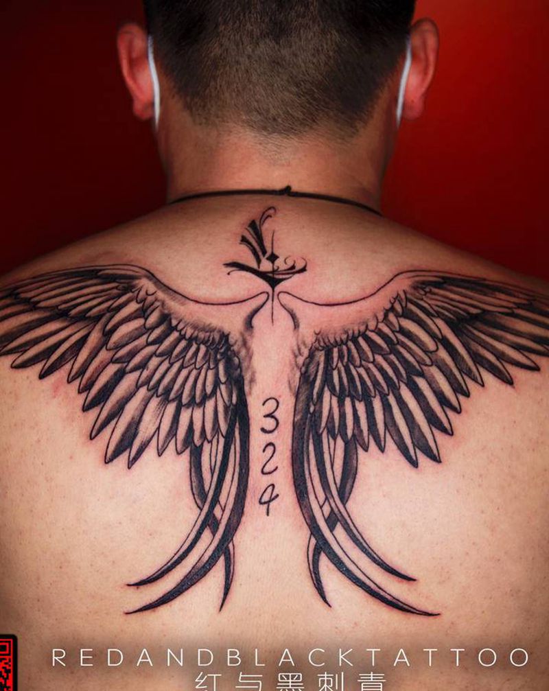 翅膀纹身图片_背部新传统纹身图案