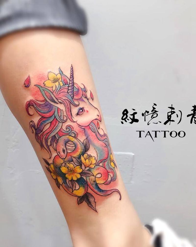 独角兽纹身图片_脚部水彩纹身图案