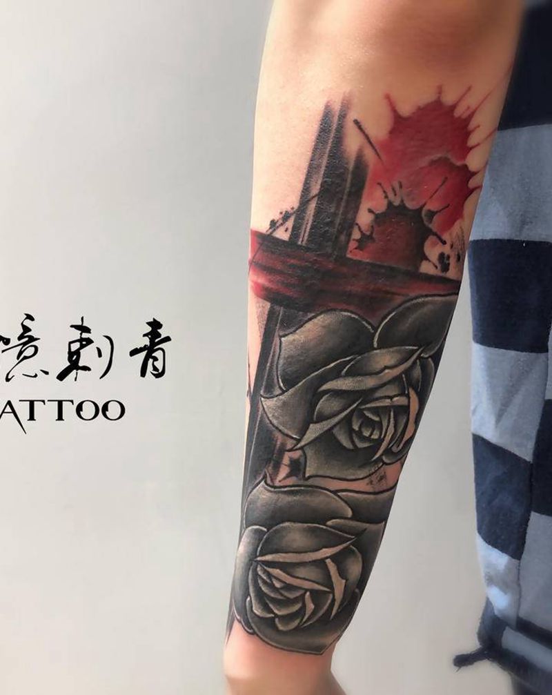 玫瑰遮盖旧图纹身图片_手臂水墨纹身图案