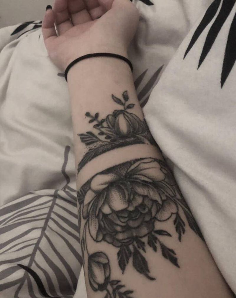 素花纹身图片_手臂点刺花纹身图案