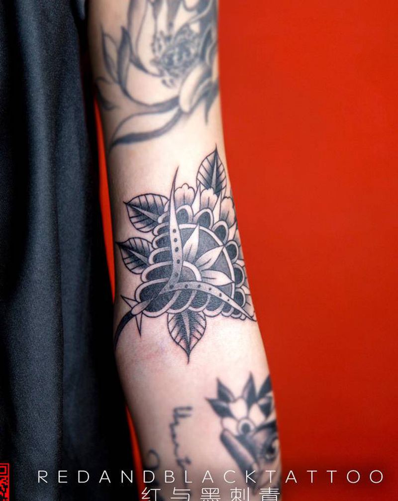 手臂拼接纹身图片_手臂New School纹身图案