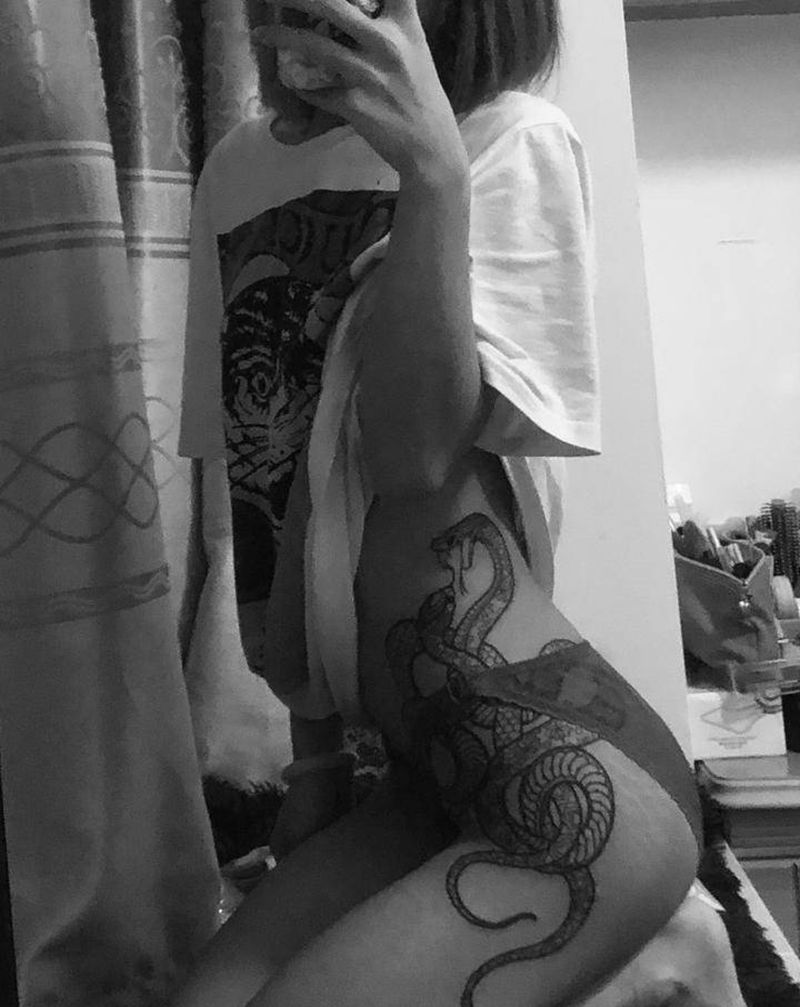 大腿蛇纹身图片_腿部脚部纹身图案