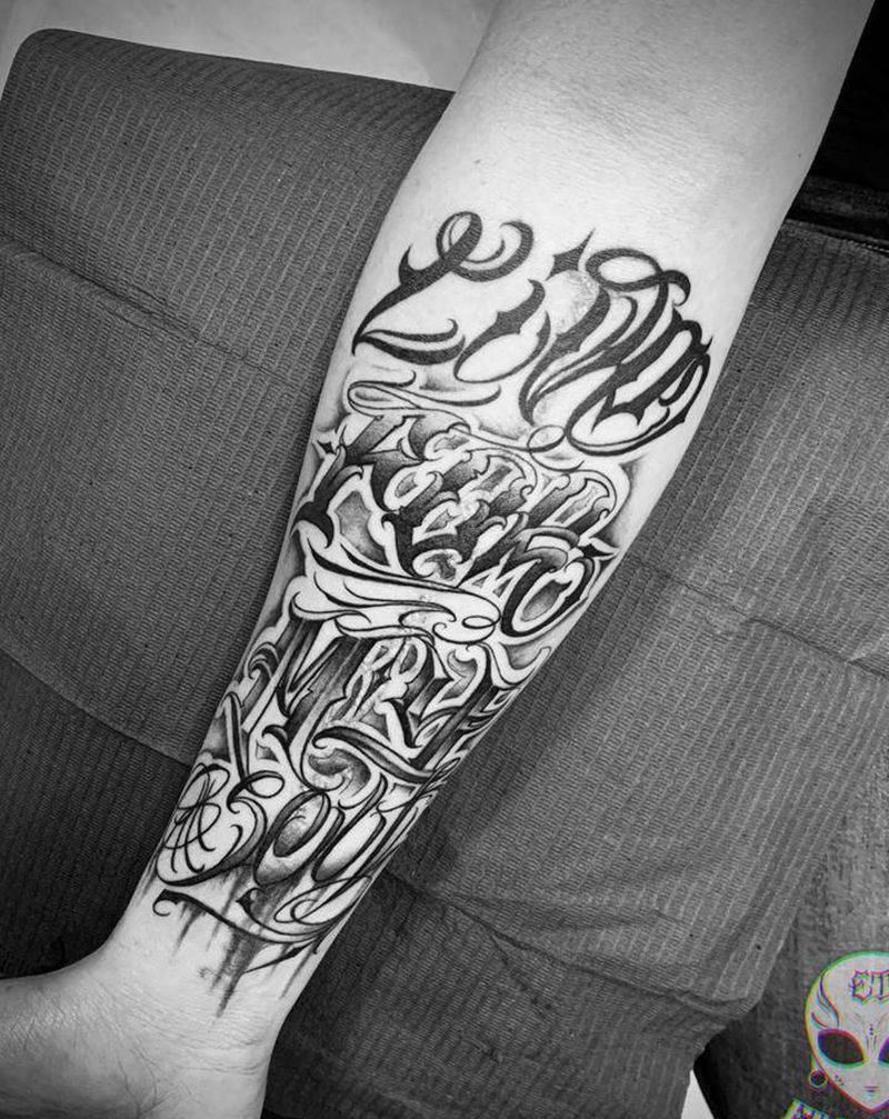 花体纹身图片_手臂花体字纹身图案