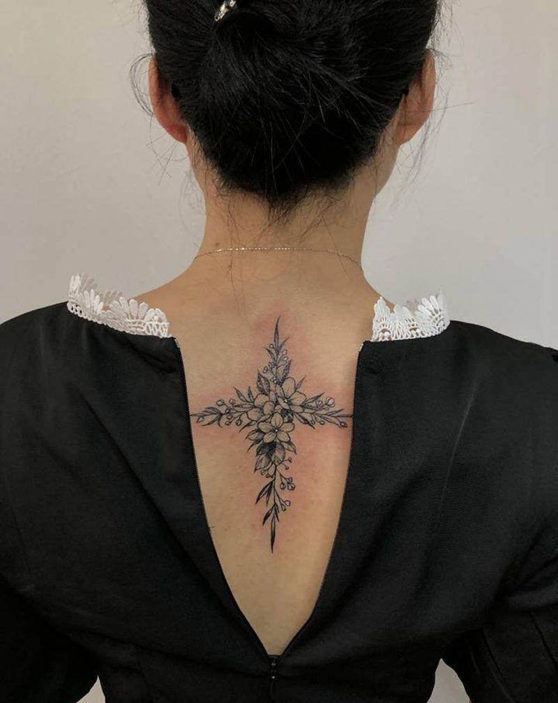 ✟花纹身图片_背部纹身图案