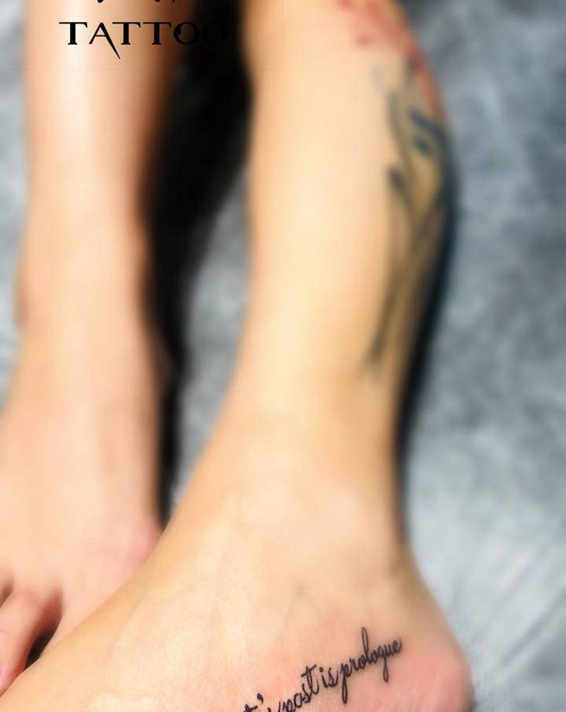 英文纹身图片_脚部花体字纹身图案
