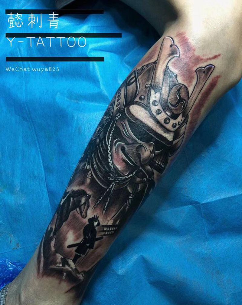 小腿武士纹身图片_腿部纹身图案