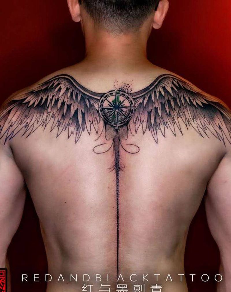 翅膀纹身图片_背部欧美写实纹身图案