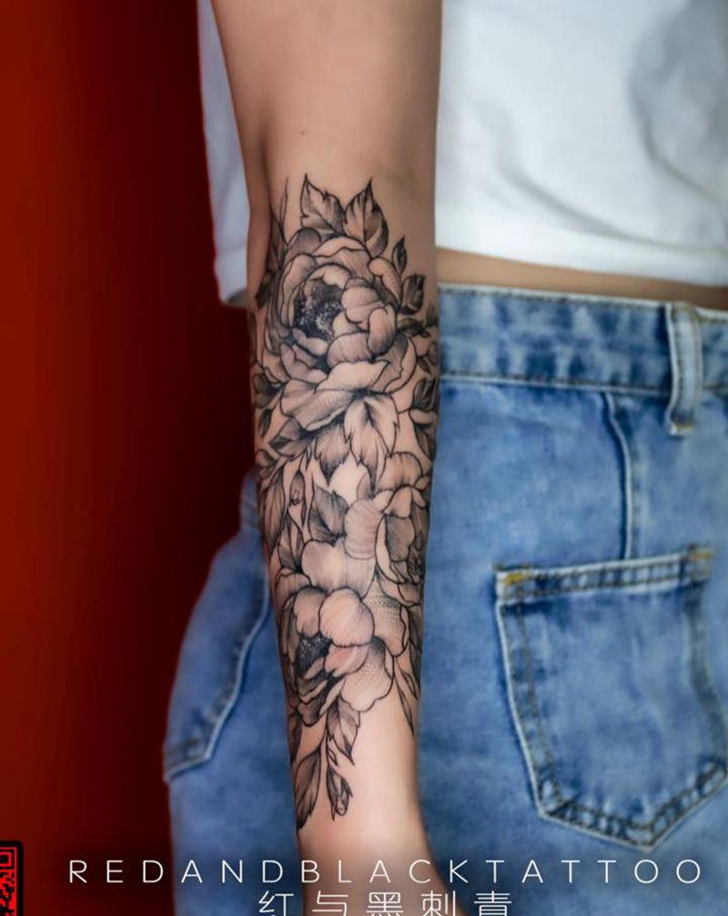 素花纹身图片_手部新传统纹身图案