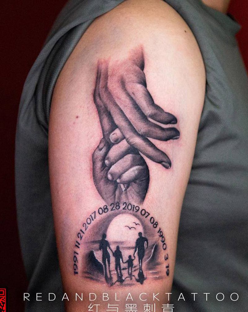 一家人纹身图片_手部手臂欧美写实纹身图案