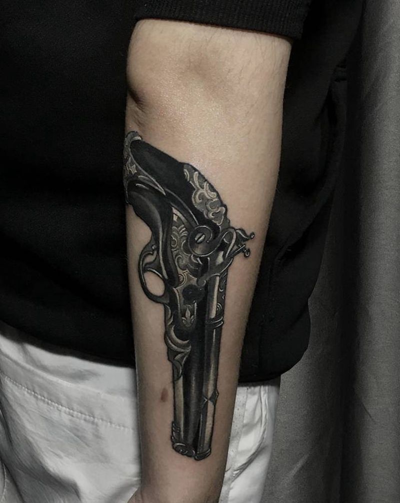 Cy纹身图片_手部纹身图案