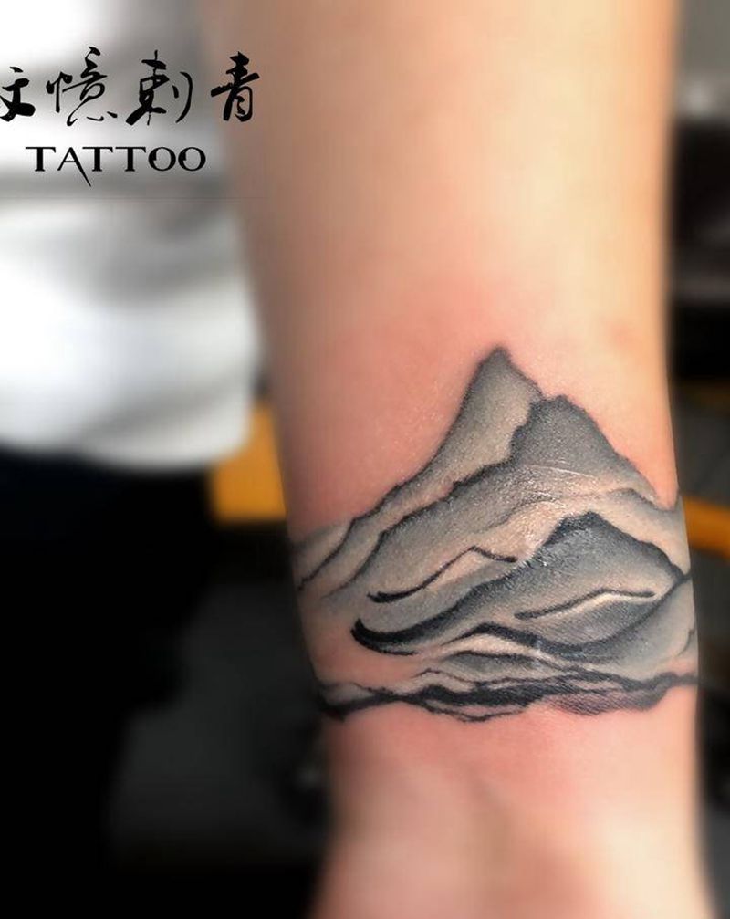 水墨纹身图片_手部水墨纹身图案
