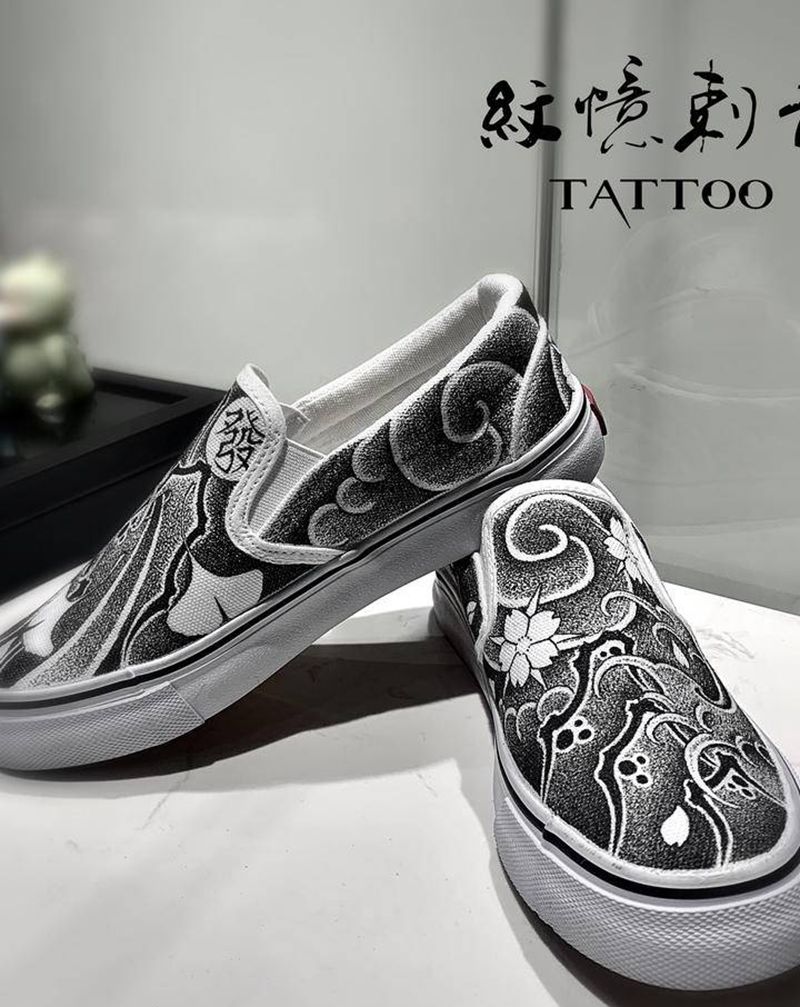 小白鞋手绘diy纹身图片_脚部老传统纹身图案