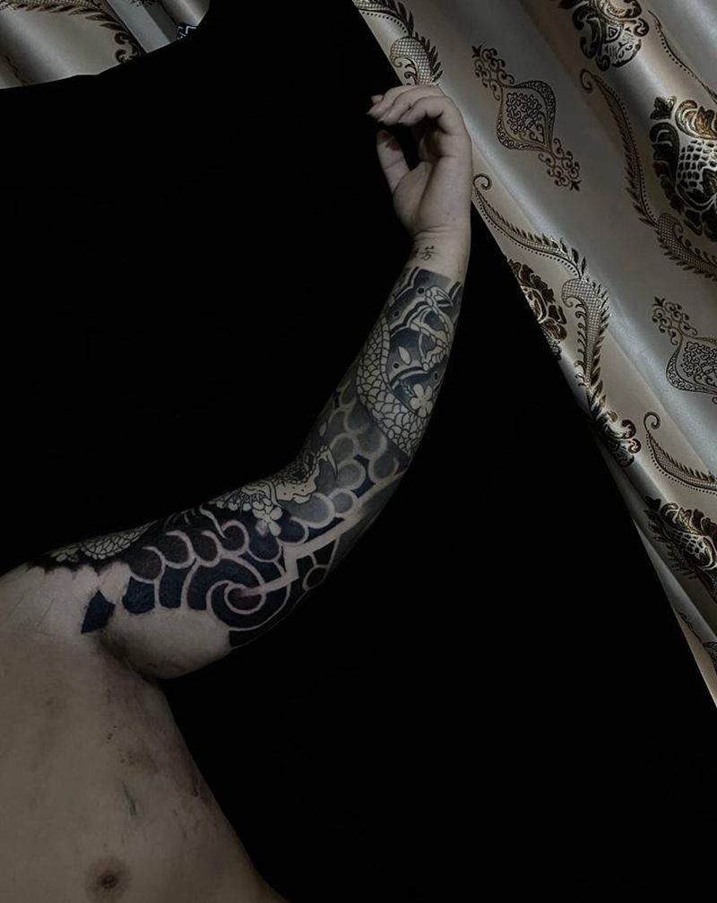 花臂龙 .纹身图片_手部老传统龙纹身图案