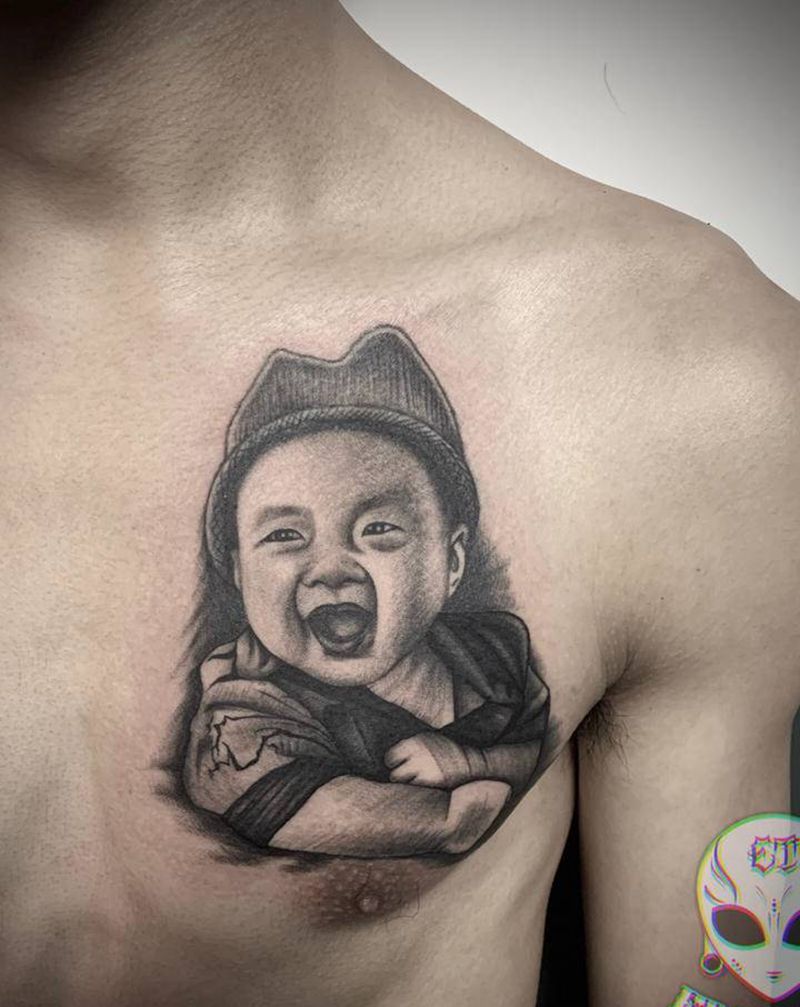 写实人像纹身图片_胸部肩部写实纹身图案