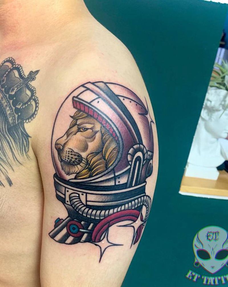 宇航员狮子纹身图片_手部手臂New School纹身图案