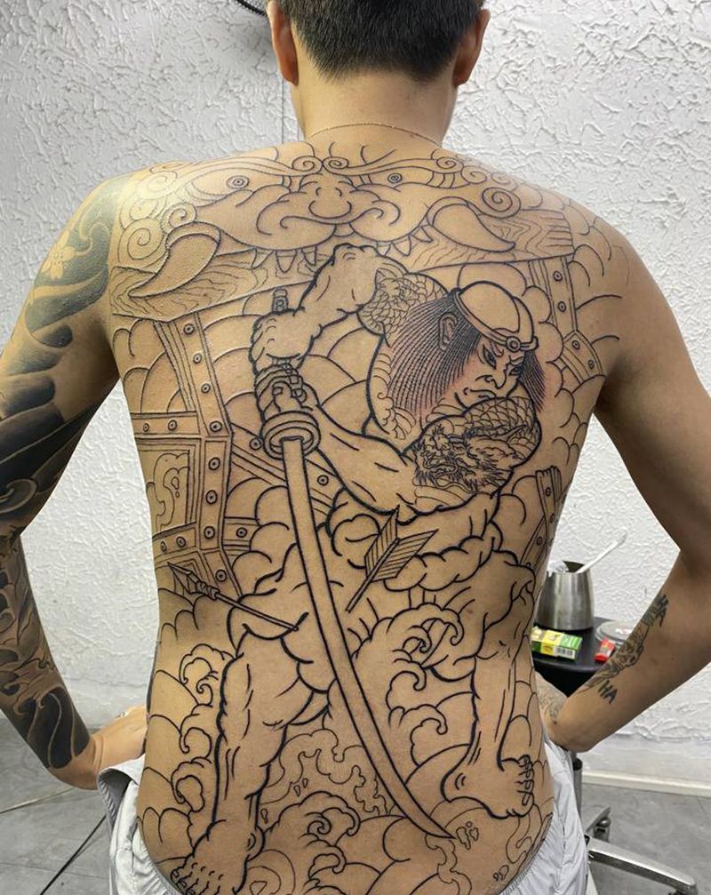 日式老传统满背线条全过程纹身图片_老传统纹身图案